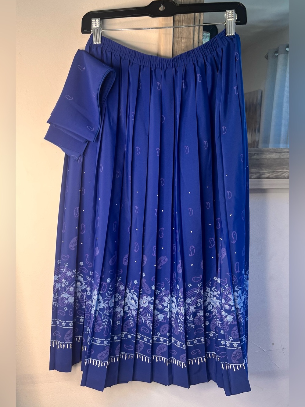 Leslie Fay Royal Blue Paisley Floral Pleated Skirt